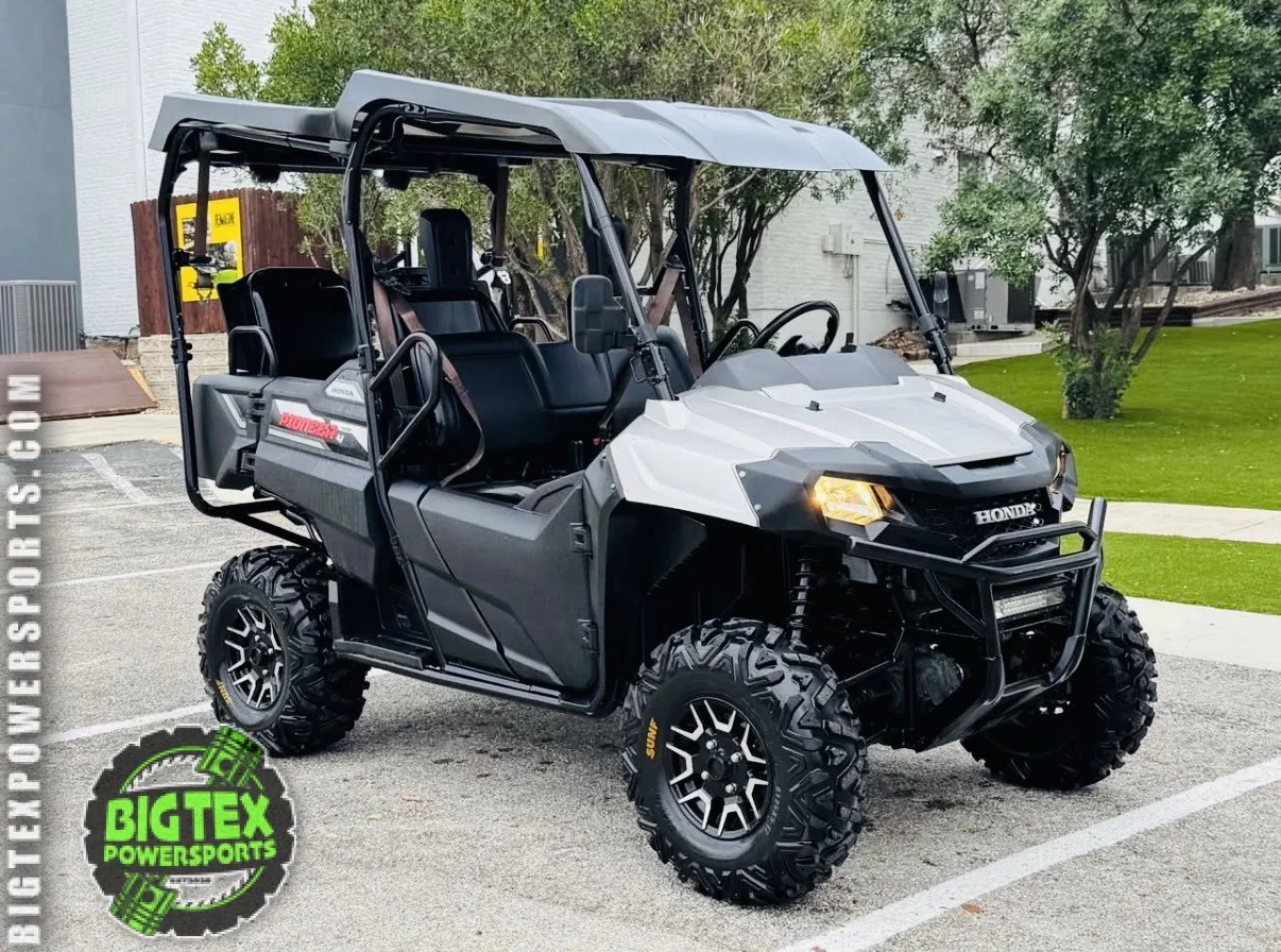 2017 Honda Pioneer 700 Deluxe — photo 6