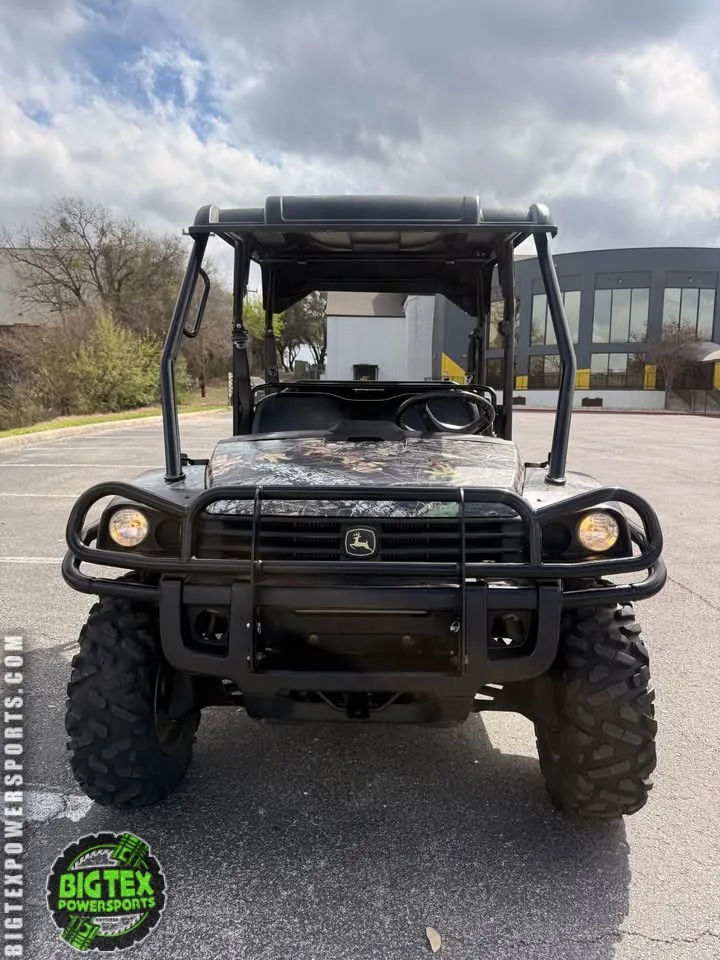 2018 John Deere Gator 825i S4