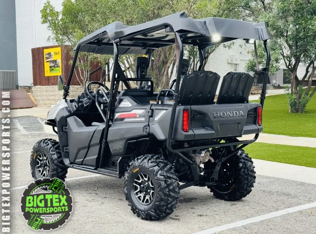 2017 Honda Pioneer 700 Deluxe — photo 11