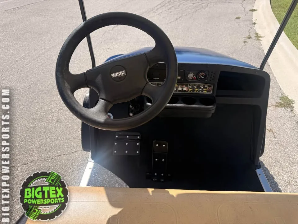 2010 EZ-GO ST Express — photo 6